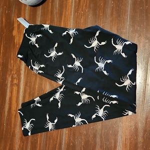 Black and White Scorpion Leggings (516)